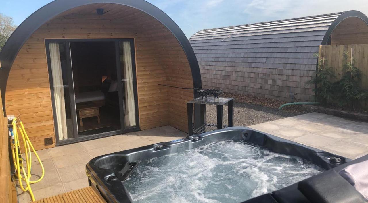 Hotel Superior Glamping Pod With Hot Tub Frodsham Exterior foto