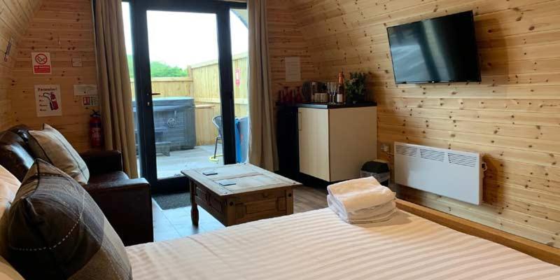 Hotel Superior Glamping Pod With Hot Tub Frodsham Exterior foto